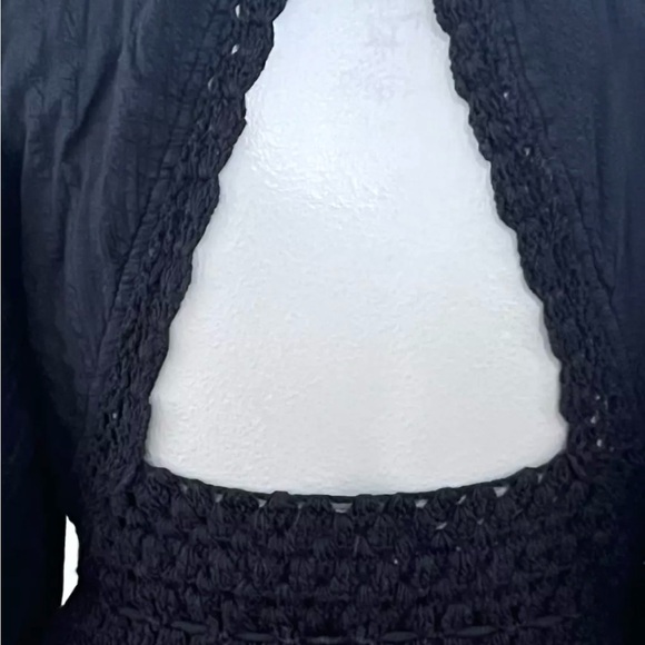 NWT Free People Size XS Megan Crochet top
Black. Open back Puffed sleeves - Picture 6 of 14